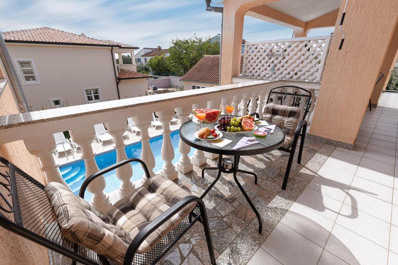 Апартаменты Haus Delphin Пореч Экстерьер фото